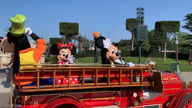°o° Goofy, Mickey Mouse, Minnie Mouse and the Fire Truck !