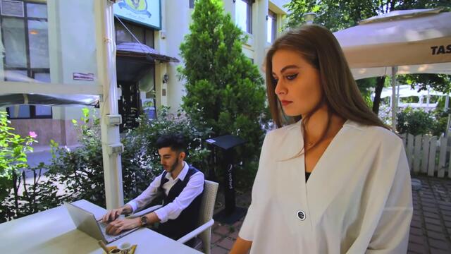 OMAR ARNAOUT - JAMALIK (OFFICIAL VIDEO)
