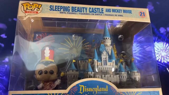 Unboxing #418: Sleeping Beauty Castle & Mickey Mouse