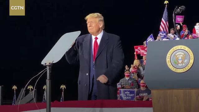 President Trump dances to 'YMCA' during Ohio rally