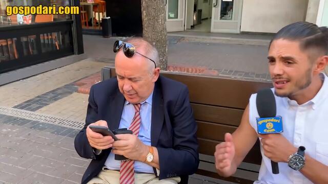 ДОВЪРШИ ПЕСЕНТА – ПРЕДИЗВИКАТЕЛСТВОТО, КОЕТО РАЗСМЯ ХОРАТА В ЦЕНТЪРА НА СОФИЯ