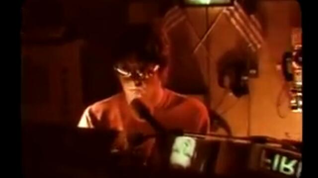 Oasis - Stop Crying Your Heart Out (Official Video)