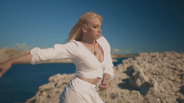 MILICA TODOROVIC - UNO BESO (Official video)