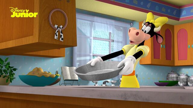 🍏 Tractorul lui Mickey Mouse | Mickey Mouse: Aventuri Încurcate | Disney Junior România