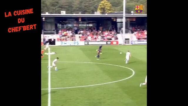 A 17 ans il dribble toute l'équipe adverse avant d'offrir le but à son coéquipier (foot)