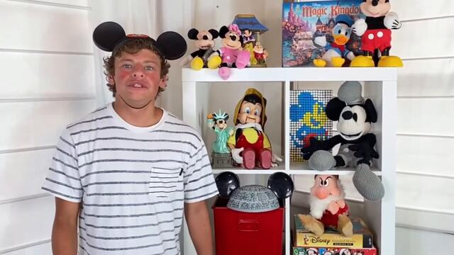 Mickey Imposters! How to spot a FAKE Mickey Mouse!