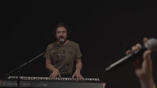 La Oreja de Van Gogh - Durante Una Mirada - Live Performance | Vevo