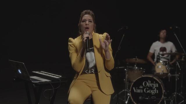 La Oreja de Van Gogh - Abrázame - Live Performance | Vevo