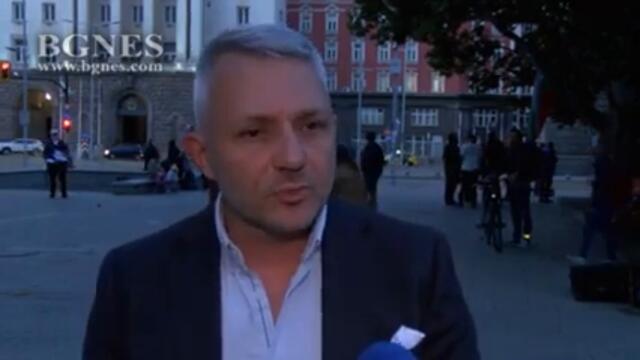 Адв. Хаджигенов: На калпав ГЕРБ триото му пречи