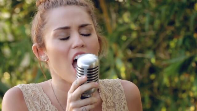 Miley Cyrus - The Backyard Sessions - "Jolene"