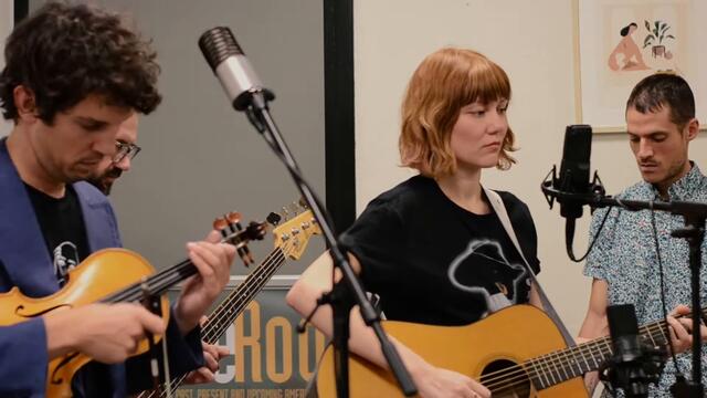 Molly Tuttle - Helpless (Neil Young)