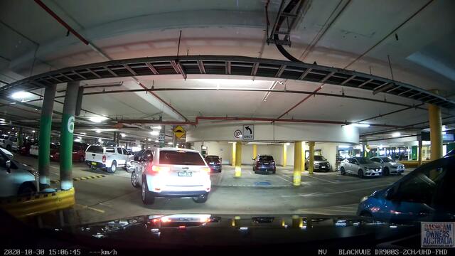 Jeep driver threatens to break woman's neck - Road rage NSW