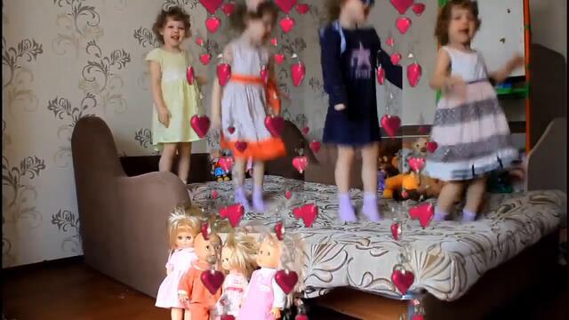 5 малышек прыгали в кроватке Five Little Babies Новое видео от Вики