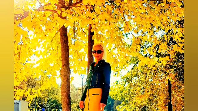 В крак  с времето,леко луда,волна,като пеперуда🧚‍♀️