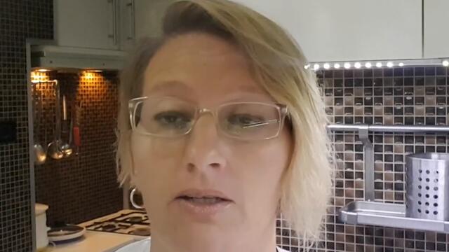 торта с ябълки и стафиди