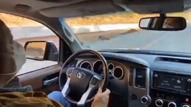 „По една ракия вечер и чесън за дезинфекция“ - Борисов на обиколка по пътните строежи