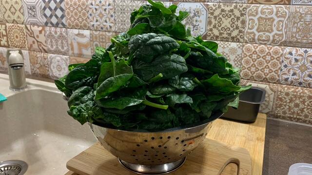 Спанак, задушен по италиански - полезно, вкусно, за 5 мин / Шпинат по итальянски - за 5 мин