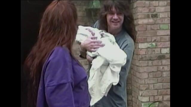 Mammoth WVH - Distance  (OFFICIAL VIDEO)