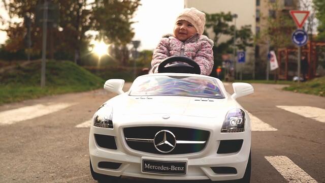 ROBIN MOOD - Love (Official Video)