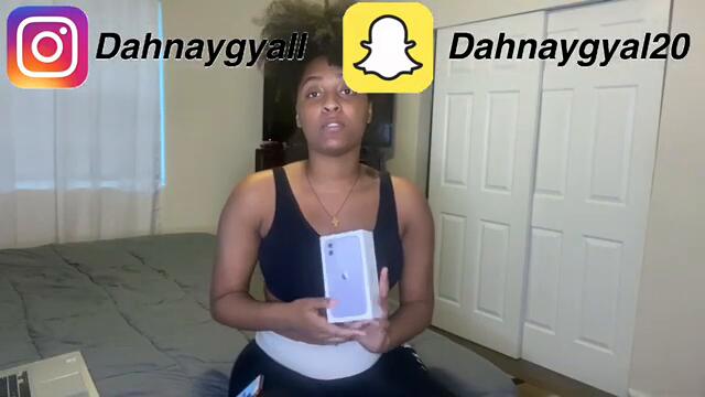 Unboxing my Iphone 11 pro + first impressions