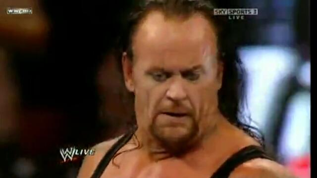 The Undertaker прави надгробен на John Cena