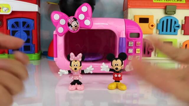 Mickey & Minnie Mouse Paletas Pop Ups Microondas Magico y  Huevos Kinder de Chocolate