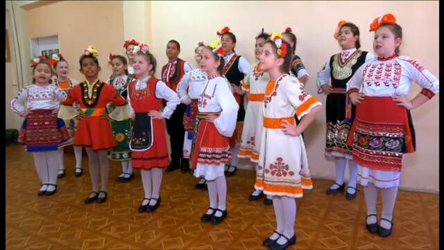"Чичовите конье" и "Цона иде"
