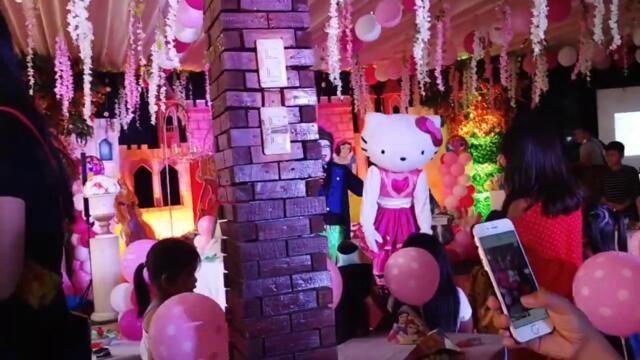 Mascots Dancing sa Birthday and Christening of Baby Ellie: Mickey Mouse at Hello Kitty