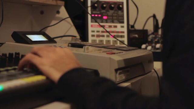 French House - MPC2000xl + S950 + Behringer Rd8 + Sp303 + Alesis 3630