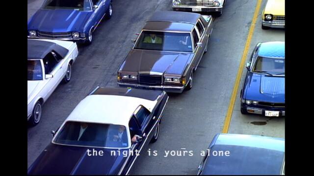 R.E.M. - Everybody Hurts (Official Music Video)