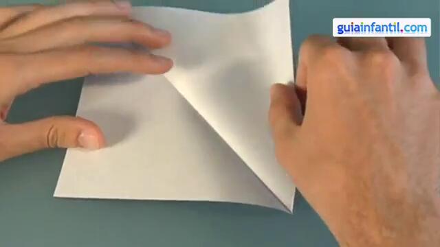 YouTube - ‪How to Make a paper Penguin_ origami‬‏
