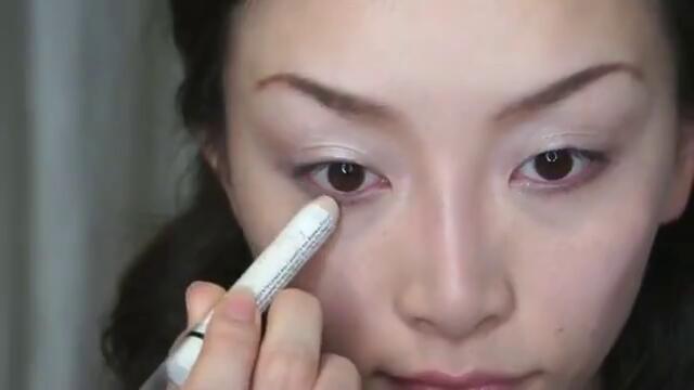 YouTube - ‪Wedding Makeup ♡ Romantic Pink _ Gold Eyes‬‏