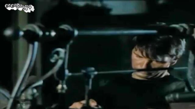 Στράτος Διονυσίου - Βρέχει φωτιά στη στράτα μου - вали огън по пътя ми