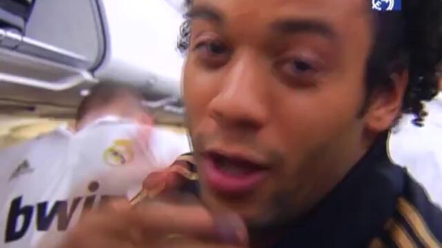 Реал Мадрид празнува и откача в самолета