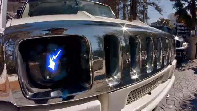 THROW DAT YING YANG TWINS & BEATKING feat. LIL JON AND QUEENDOM COME