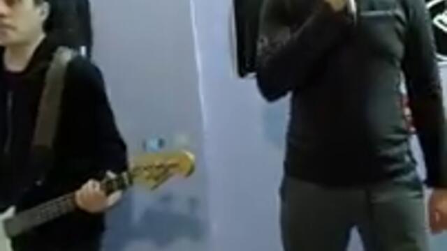 Radiohead - Creep (Bass  vocal cover)