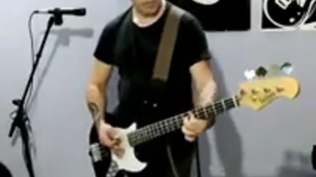 Blur - "Song 2" (Bass Cover_Remastered)