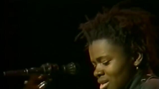 Tracy Chapman - Fast Car - 12/4/1988 - Oakland Coliseum Arena (Official)