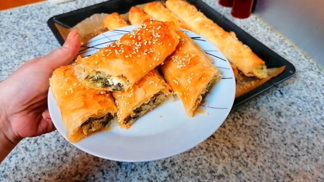 Pate filo croustillante farcie aux poireaux, épinards et feta.