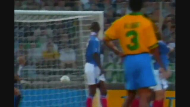 Roberto Carlos - Трите му гола останали в Историята !