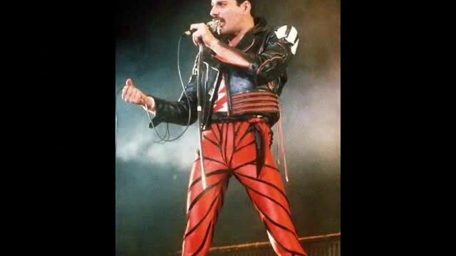 Freddie Mercury- Love me like there's no tomorrow