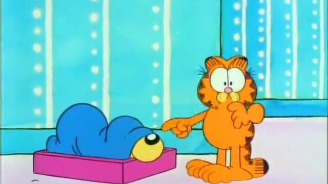 Garfield and Friends - Someone in my bed (Quickie)