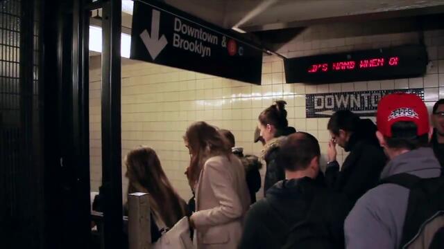 Без панталони в метрото(Сидни-2013)