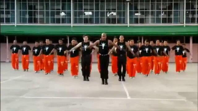 Затворници танцуват в чест на Майкъл Джаксън