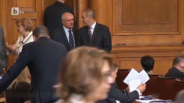 Данъчни проверяват доходите на Цветанов