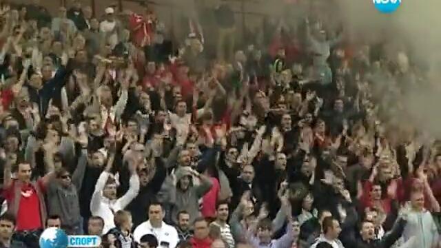 1000 фенове посрещнаха Стоичков на стадион „българска армия”