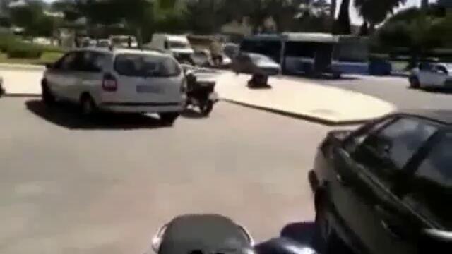 Испанец се пребори с 200-килограмов бик на улицата