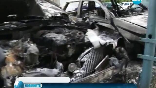 Пет коли изгоряха пред жилищен блок в Пловдив