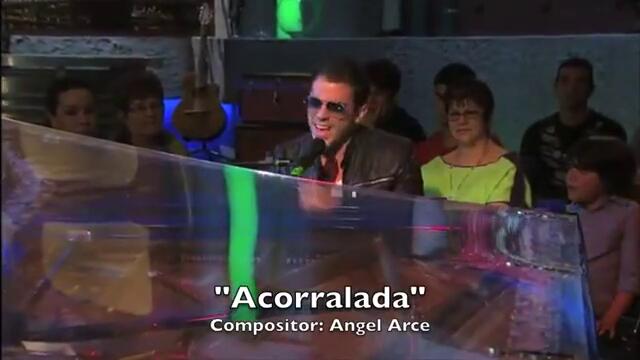 Angel Arce - Acorralada en Esta Noche Tu Night