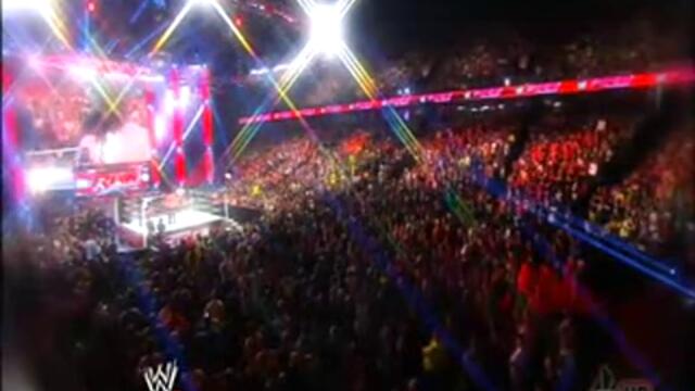 Mark Henry се предава от John Cena ( Wwe Championship ) - Wwe Money In The Bank 2013 vs